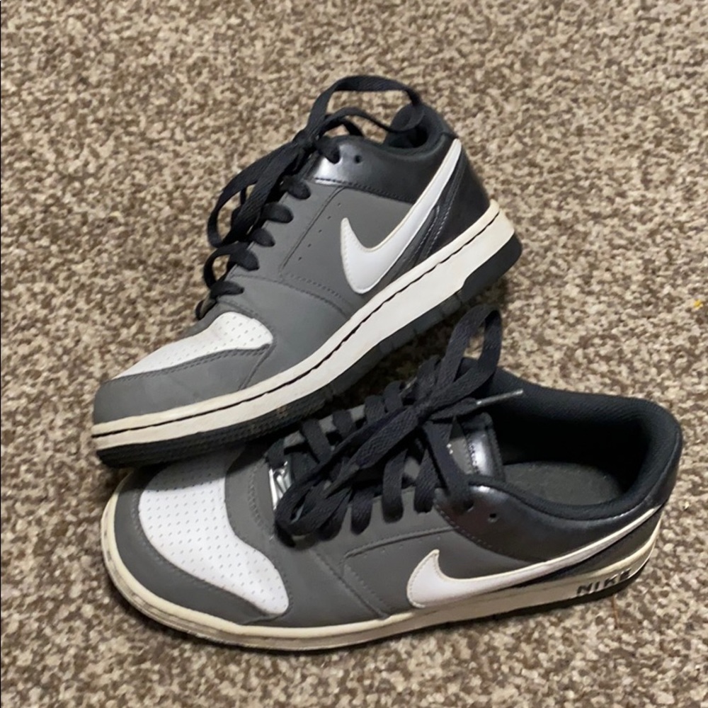 Nike low top sneakers